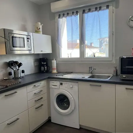 **appartement 3* Centre Royan, 200m Plage, Calme, Parking, Wifi** - Fr-1-494-103 Apartamento Royan