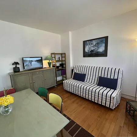 **appartement 3* Centre Royan, 200m Plage, Calme, Parking, Wifi** - Fr-1-494-103 * Royan